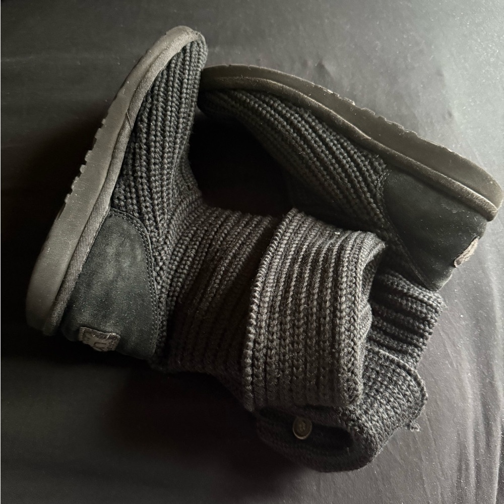 Ugg classic cardi black knit short boots